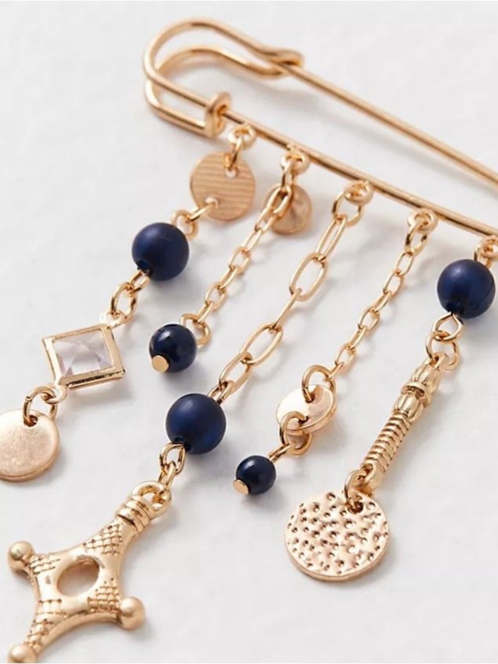 Pin/:Brooch
Free People
NWT
Color - Gold